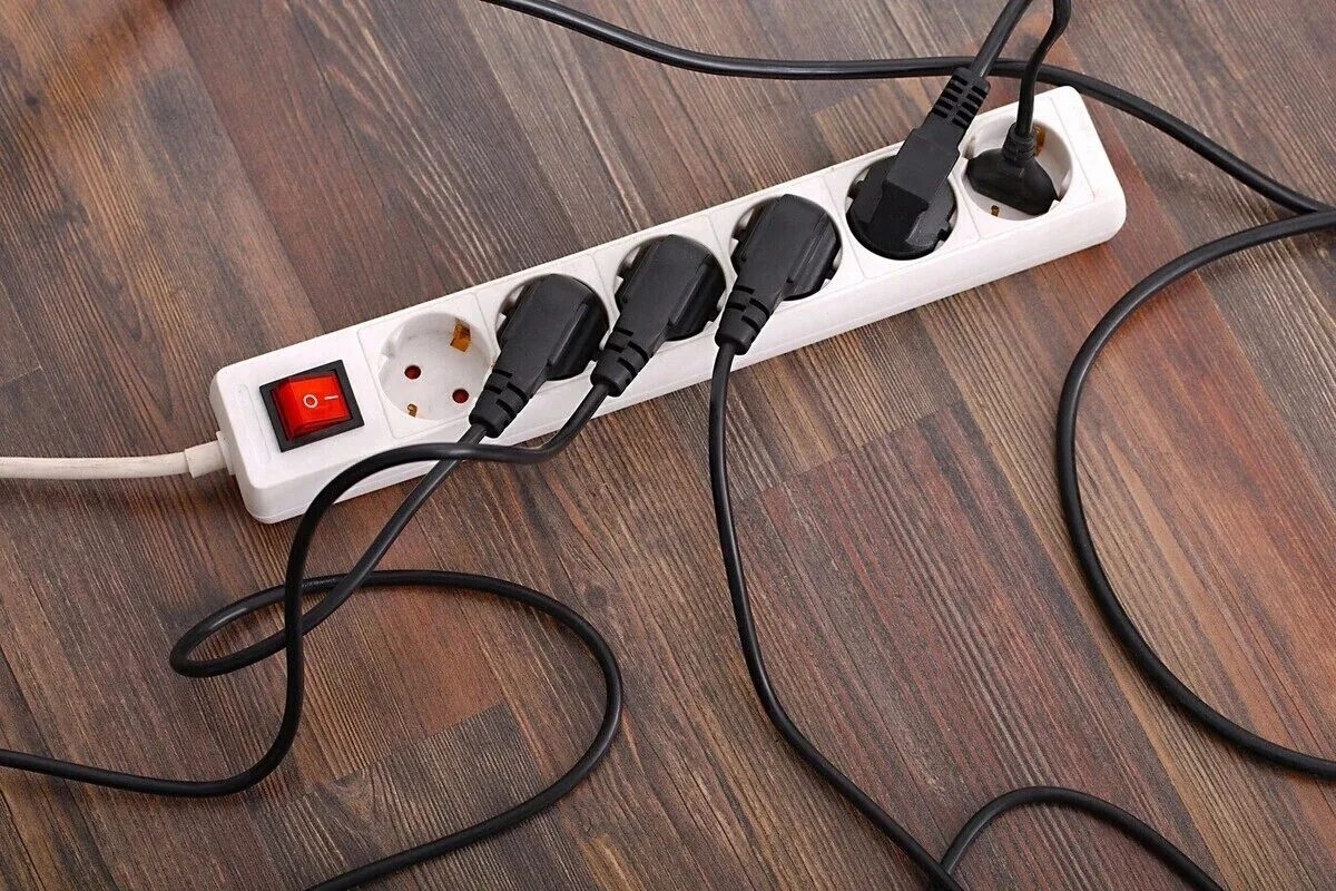 magnetron aangesloten op een verlengsnoer