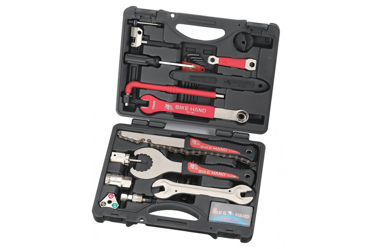 Deze Deluxe-set met 16 gereedschappen bevat alles wat u nodig hebt: minipomp, inbussleutels van 2 tot 15 mm, bandenlichter, plakpleisters, metalen rasp, reserveventielen en een 16-in-1 multifunctioneel gereedschap.