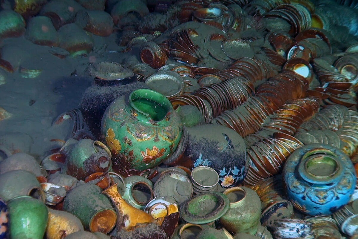 keramische kopjes uit een gezonken schip