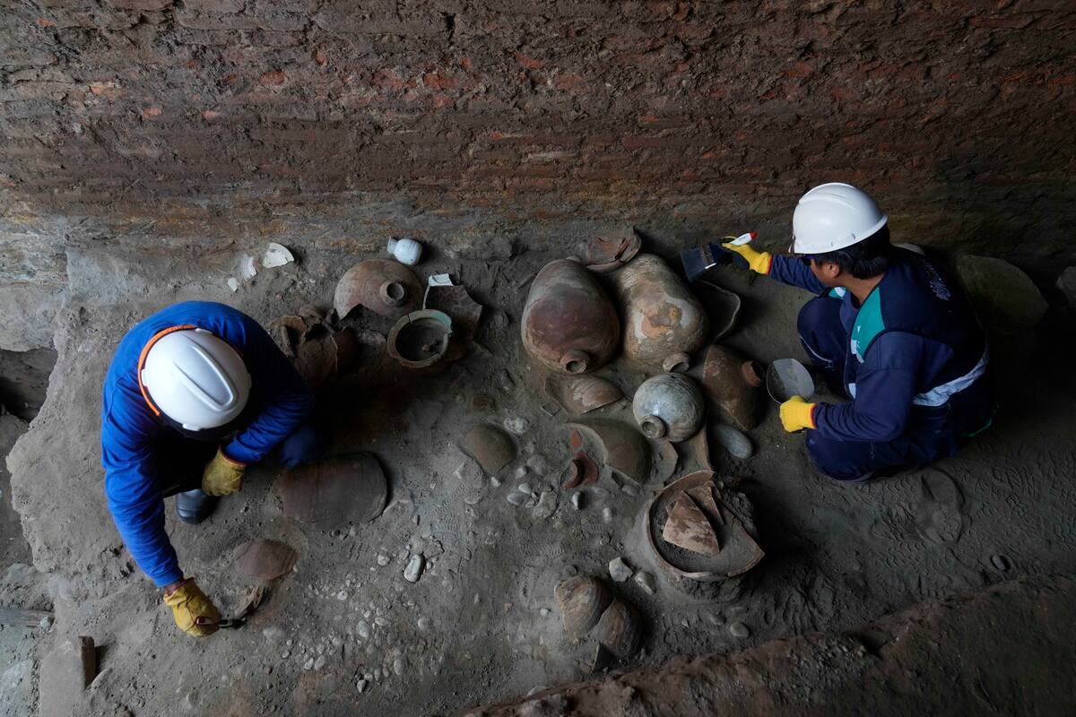 Tijdens opgravingen werden oude kruiken gevonden, met daarin schatten
