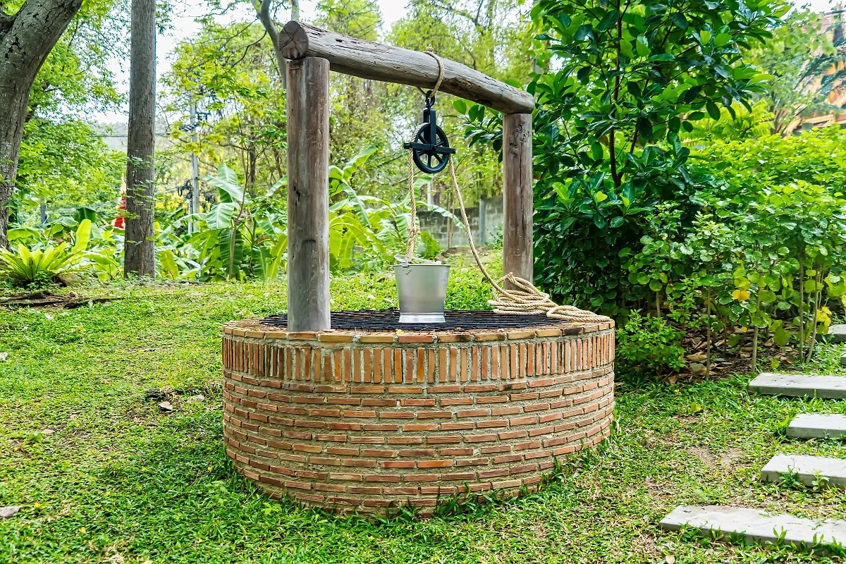 waterput bij het huis