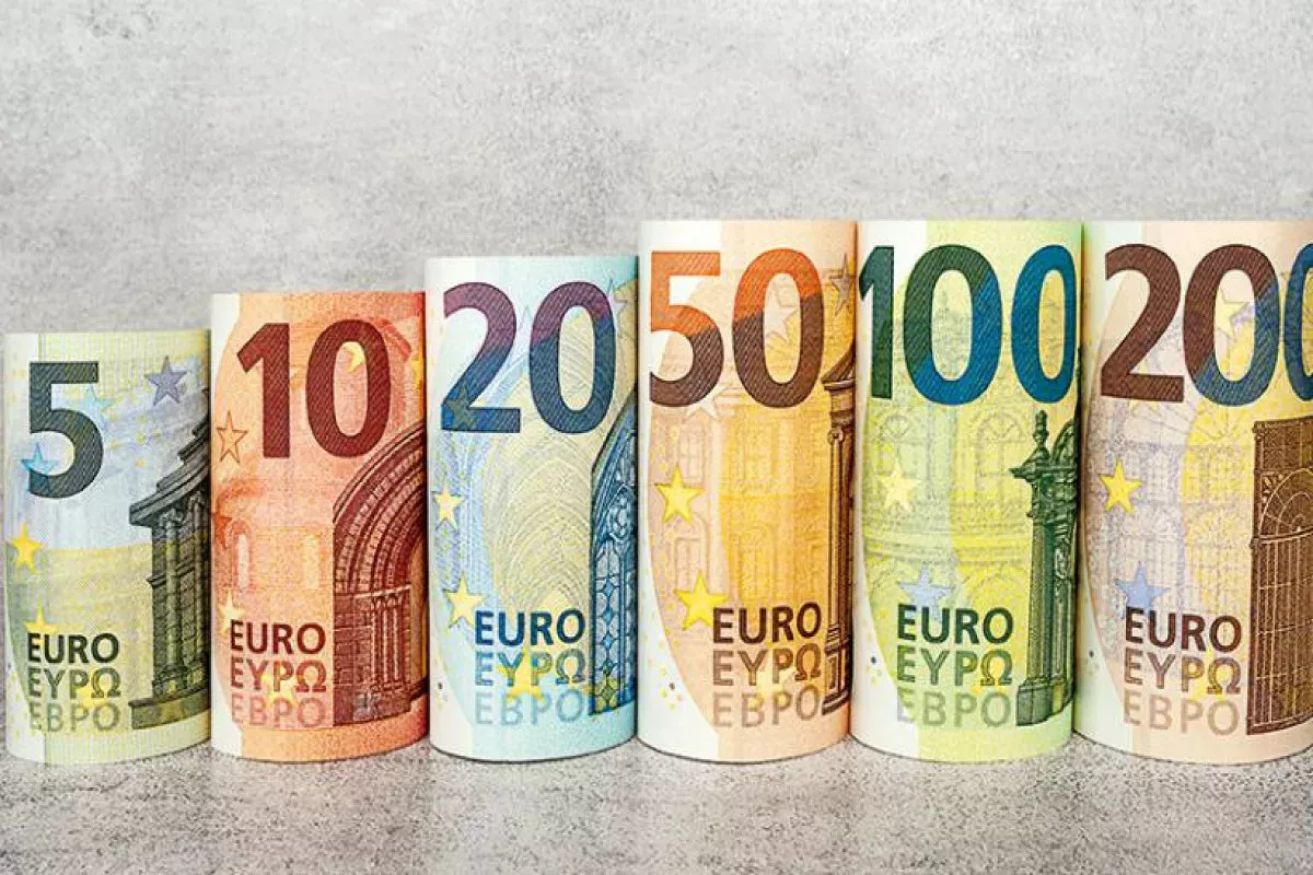 Specifiek voor 2025: oude 50-eurobiljetten (van de eerste serie) worden vanaf een bepaalde datum niet meer geaccepteerd in de reguliere omloop