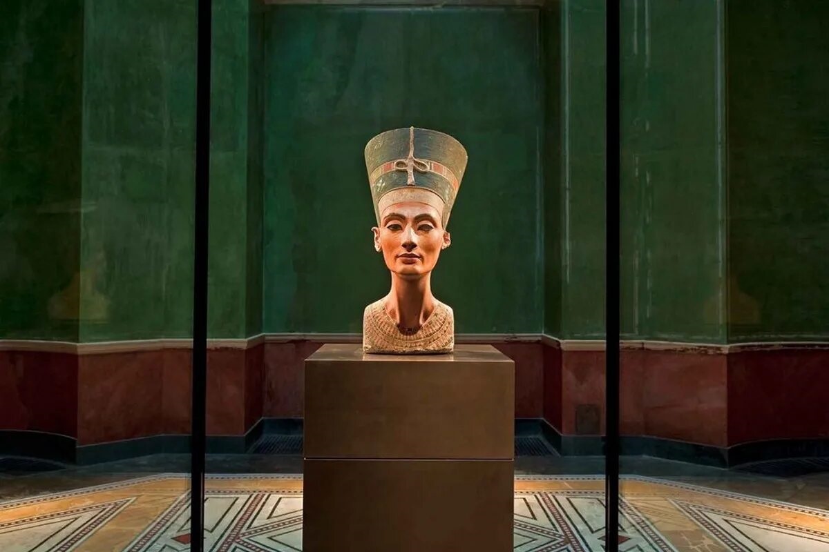 Egypte probeert het borstbeeld van Nefertiti terug te krijgen